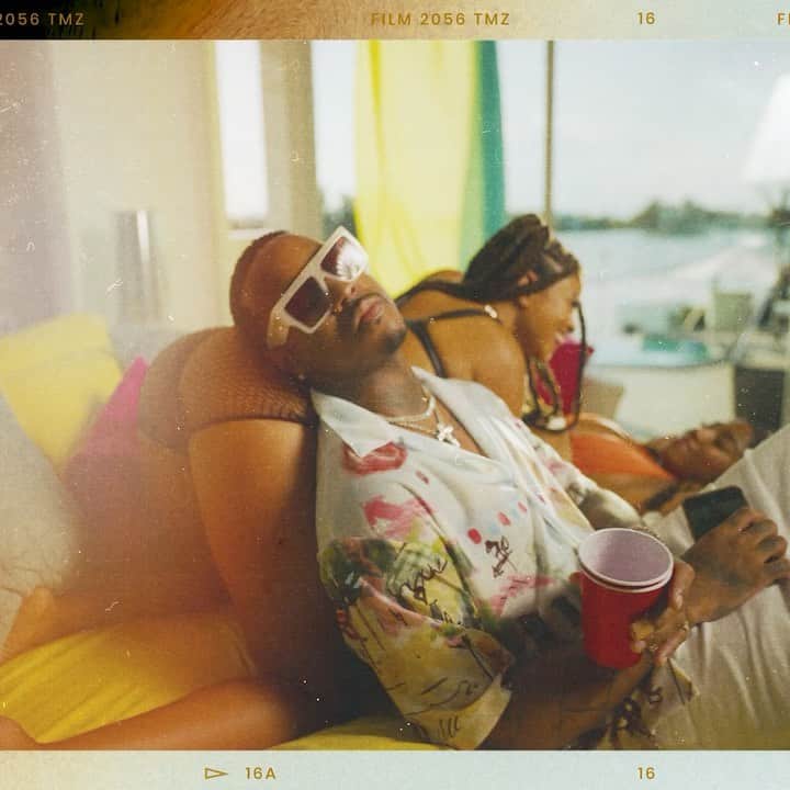 ファボラスのインスタグラム：「“DOWN BAD” Video OUT NOW   @hitmaka ft. @iamivoryscott @jeremih & FABOLOUS   ***LINK IN BIO***」