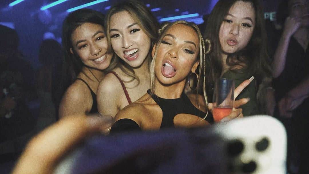 ダニー・リエルのインスタグラム：「Fort Worth was a movie, Houston whatchu got????  Haze Nightclub  🗓 Saturday 6/18  ⏰ 10pm-2am 📍5701 Washington Avenue  Video by: @vid.ken  @eclipsemgmt  @hamchoi_productions  @hazenightclubhtx  @ampersandtxbar  @houstonomegas  @uhlambdas  @dallas.omegas @peterbui」