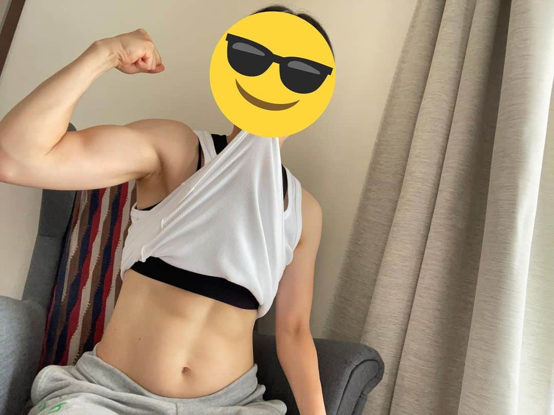 二階堂綾乃のインスタグラム：「ゴールデンカムイを読んで我慢出来なくなり出産後三年ぶりに筋トレ再開して1ヶ月。ありがとうマッスルメモリー。ここから筋肉も脂肪も増やしていきます。」