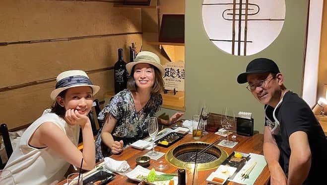 田中美里のインスタグラム：「楊原京子ちゃんと白羽弥仁監督と。 久々に3人でごはん。  映画でご一緒してから13年くらい経ってるなんて、、、時間が経つのはあっという間。  #能登の花ヨメ #楽しい時間」