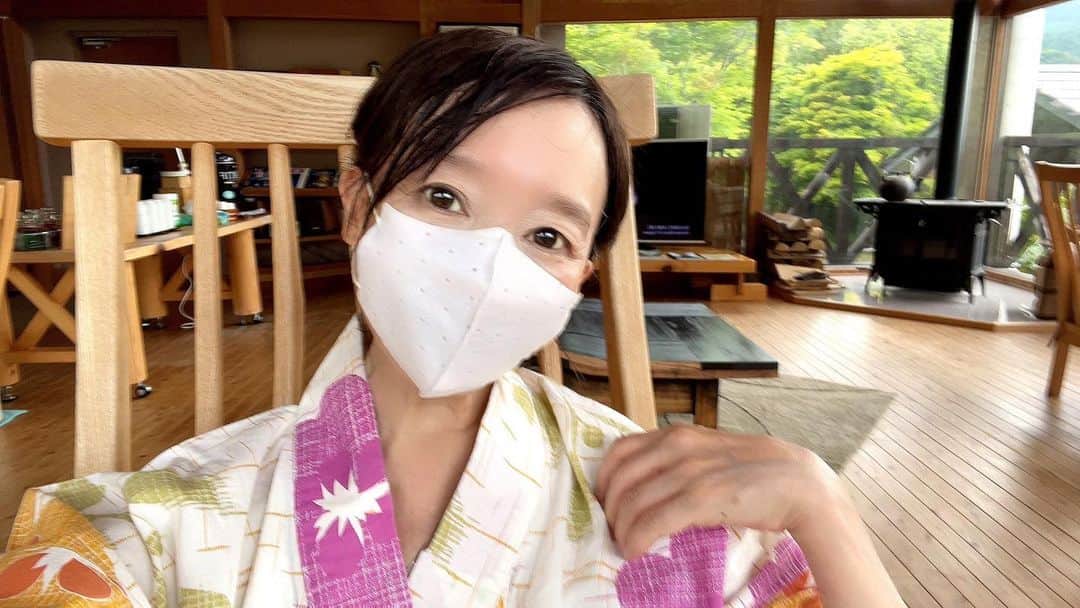 アグネス・チャンのインスタグラム：「No better way to appreciate Japanese hospitality than visiting an onsen spa.日本のおもてなしを経験するなら、温泉宿に行くのがベストですね。久しぶりの温泉に旅の疲れが癒されました。」