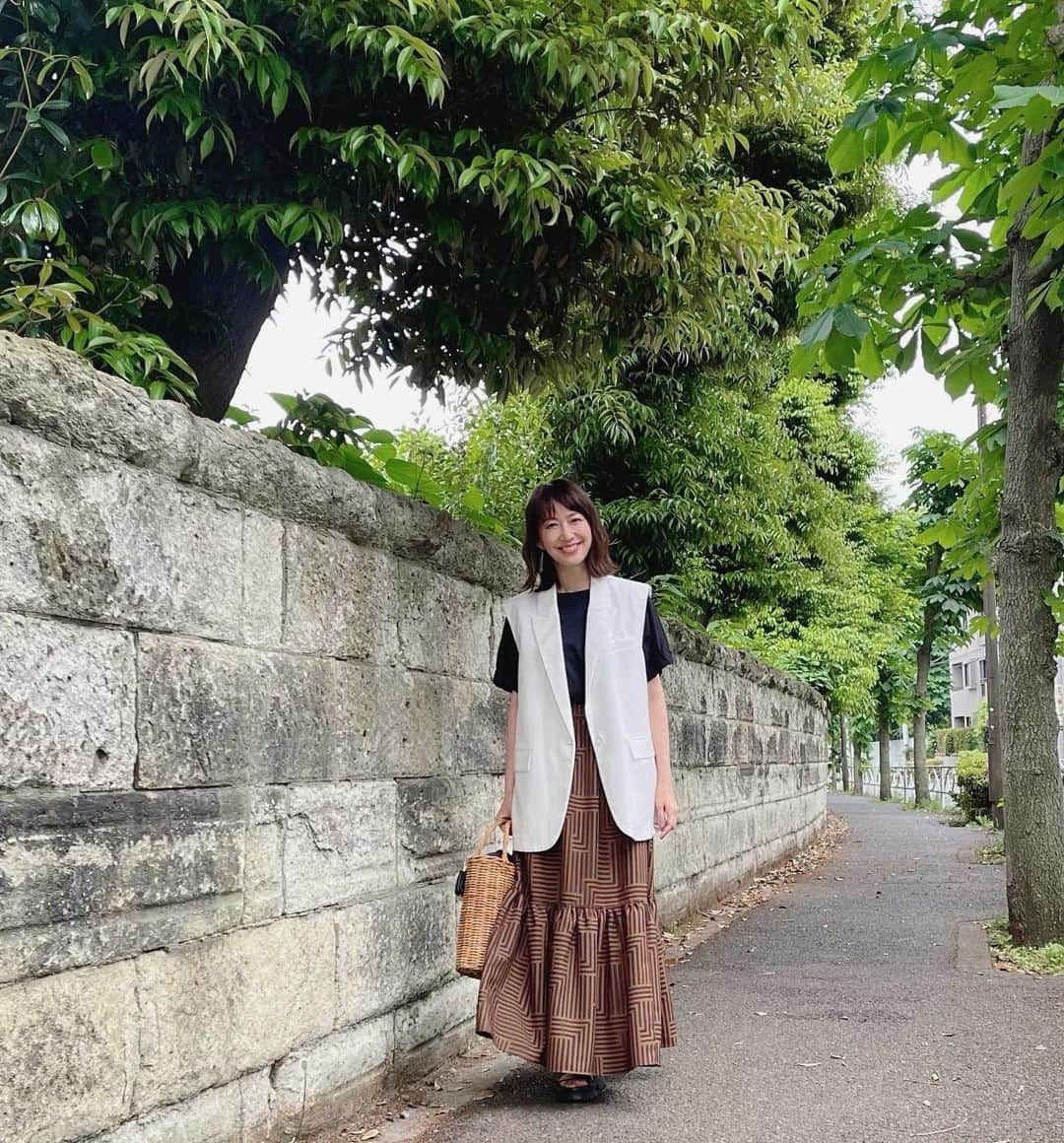 森口瑤子さんのインスタグラム写真 - (森口瑤子Instagram)「. . 本日の1枚。 .  #緑が綺麗  #私服コーディネート」6月18日 12時11分 - yokomoriguchi_official