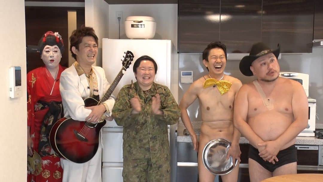 石橋貴明さんのインスタグラム写真 - (石橋貴明Instagram)「費用総額326万円！ 家賃5万のボロアパートから高級マンションへ！ 全編オールロケの「いきなりお引越し」番組 明日22:59までABEMAで無料放送中！  タカさんからプレゼントされた HUGO BOSSのスーツを着てのりのりまさのりな長谷川さん 契約更新のタイミングでまた伺います(笑)  石橋貴明プレミアム第15弾  タカさんマークのいきなり引越センター ーーーキャストーーー ■ホスト #石橋貴明  ■引越し #長谷川雅紀 #渡辺隆 ( #錦鯉 ) ■進行 #柴田英嗣（#アンタッチャブル） ■ゲスト#土田晃之 #森泉 ■お祝い芸人 #アキラ100% #AMEMIYA #コウメ太夫  #ハリウッドザコシショウ #やす子」6月18日 12時28分 - takaakiishibashi_official