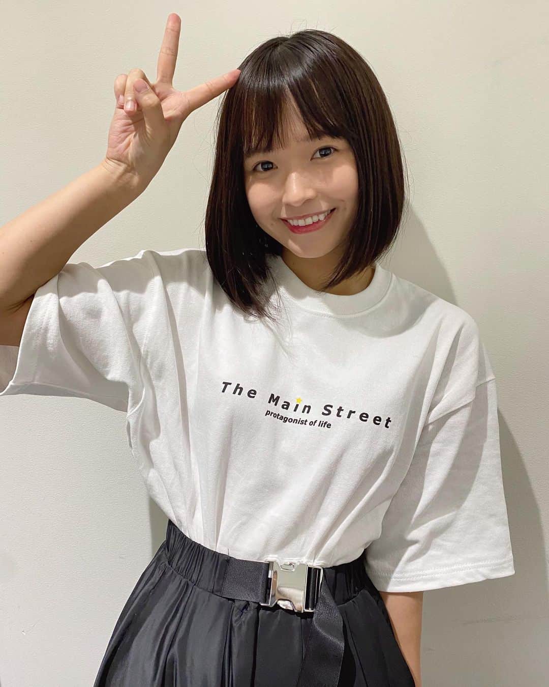 百川晴香さんのインスタグラム写真 - (百川晴香Instagram)「かわいいTシャツ👏💕明日から発売なんですが先取りGetしちゃいました😋おっきめで生地がしっかりしてて透け感ないから女の子もインナーなしでＴシャツ着てれいいよ💕 #TMS #TheMainStreet #pr #tシャツ女子 #かわいい」6月18日 23時38分 - momokawaharuka