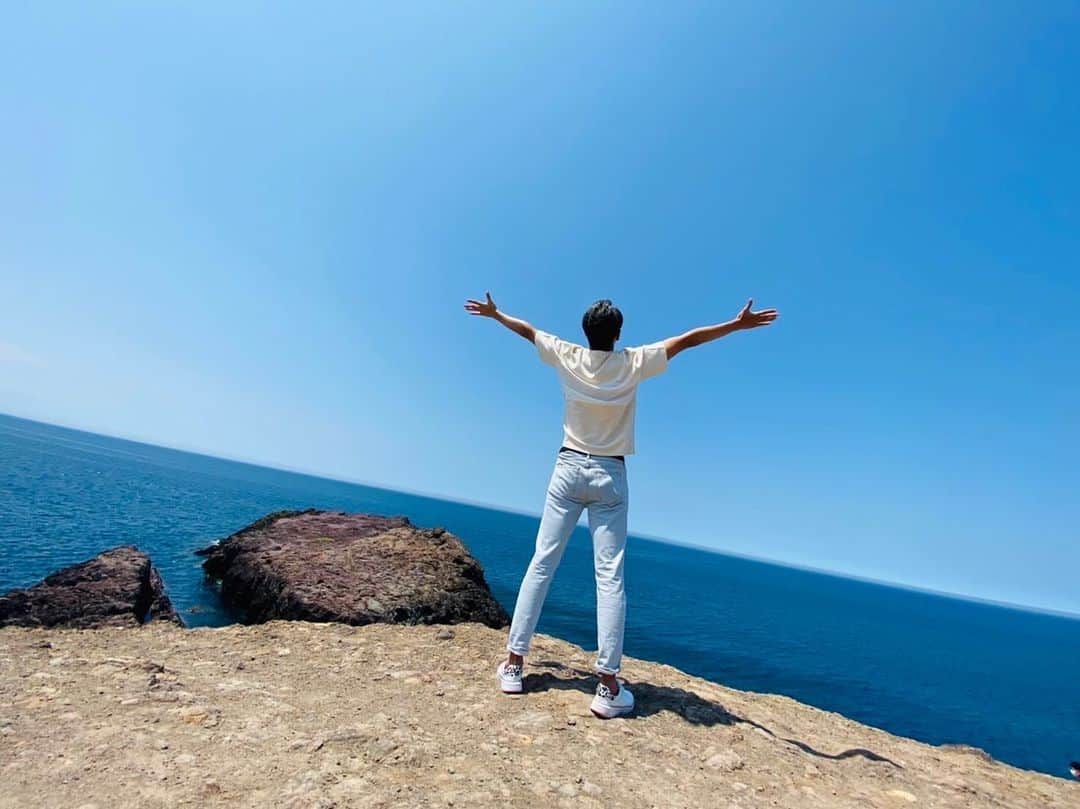 大野篤史のインスタグラム：「RESET  #鳥居の上にお賽銭箱  #1回で入った #願いが叶いますように」