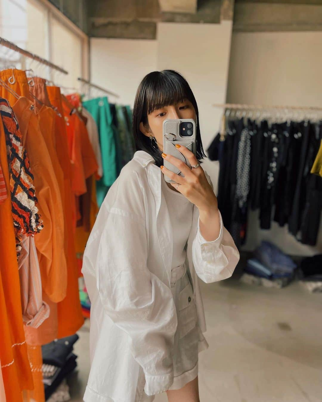 藤村聖子のインスタグラム：「👗👗  ラルフの白シャツ買うてん… めちゃくちゃかわいいねん…  #服#古着#ファッション#コーデ#fashion#cordinate#ootd#vintage#ヴィンテージ#vintageclothing #usedclothing #三軒茶屋#atsuraevintage」