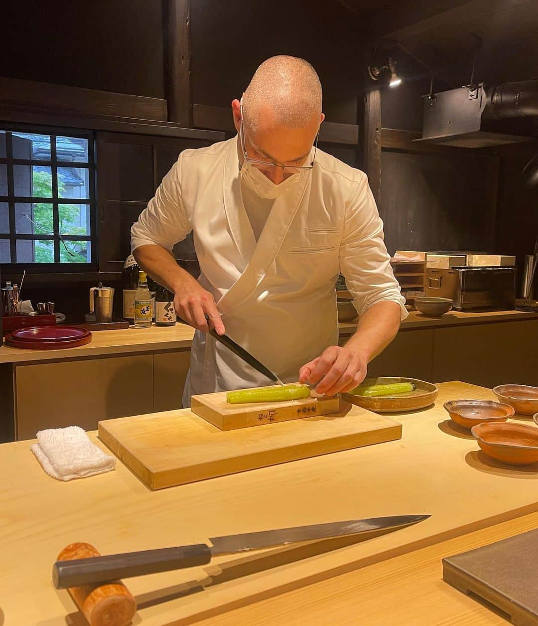 花柳凜さんのインスタグラム写真 - (花柳凜Instagram)「ー日本料理に魅せられたポルトガル人板前による カウンター鮨割烹 in 京都・丹後の宮津 【西入る】ー@nishiiru_kyoto  プレオープンにお邪魔しましたがとにかく素敵すぎる美味しすぎる優しすぎる素晴らしいお店。  天橋立方面においでの際はぜひ皆さまお食事に行ってください！！！本当にオススメです！ 来月もお邪魔する予定。  ポルトガルのデザートも楽しめて最高でした❤︎  1枚目のお料理のお写真はHPよりお借りしました  #西入る #宮津 #天橋立 #京都」6月18日 18時26分 - rinhanayagi