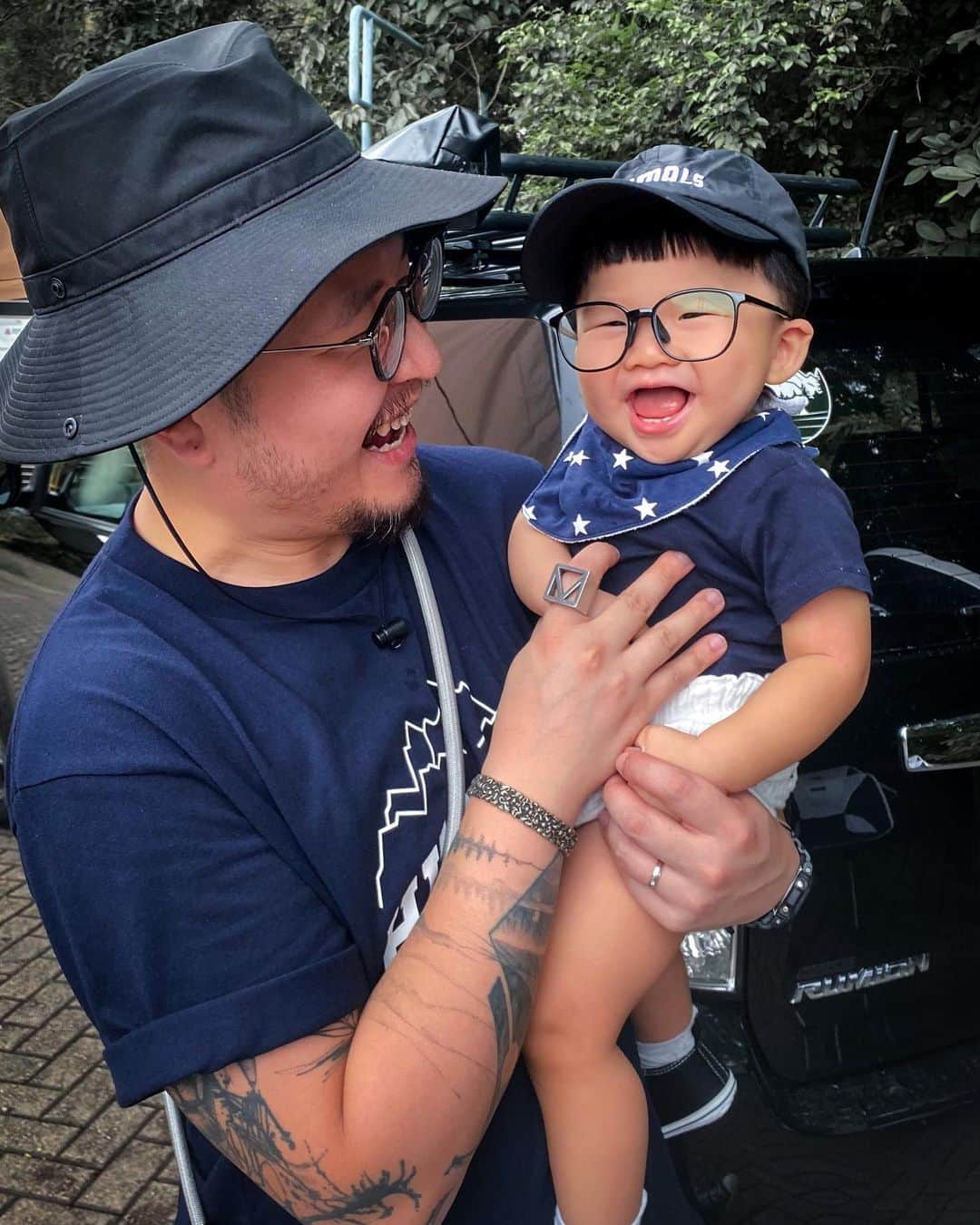 s ᴇ  ɴ ᴋ ᴄさんのインスタグラム写真 - (s ᴇ  ɴ ᴋ ᴄInstagram)「👨🏻👶🏻 Guess what is my first Father’s Day gift? Thank you @owndays_hk for the 👓 for me and Luka!  Actually this is my 2nd spectacles from @owndays_hk The first one was Owndays Snap 🕶 and this time I picked a #JohnDillinger ! Nice craftsmanship from Japan and feel so comfy!  Explore more at frames and lens options this Father’s Day (which is tomorrow!) at OWNDAYS !  @OWNDAYS_HK  #OWNDAYS #OWNDAYSHK #OWNDAYSHongKong」6月18日 21時24分 - seankc