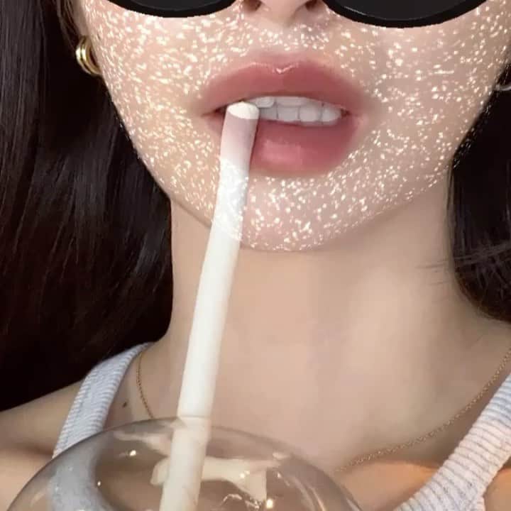 のインスタグラム：「🫰」