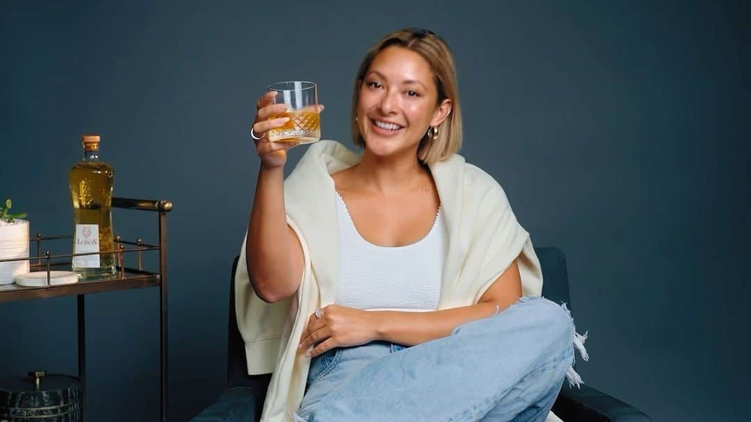 のインスタグラム：「In true middle-child fashion, I’m making sure I beat my brothers to the punch with my ode to Dad. I love you and I’m the luckiest to have you.  Raising a glass this weekend and toasting to all the amazing fathers this Father’s Day! Here’s to all that you have done and continue to do! Cheers, Legacy, Love, Lobos   #AllForThePack #BuildABiggerTable」