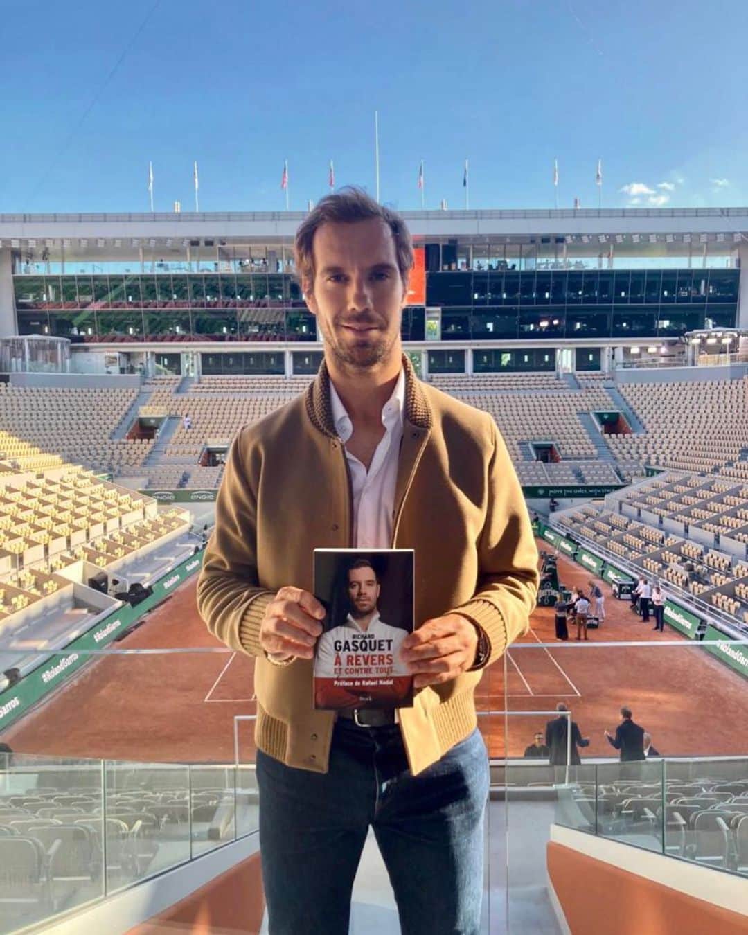 リシャール・ガスケのインスタグラム：「Heureux de vous présenter mon livre ! Merci a @editionsstock !  Merci à @rafaelnadal pour sa préface qui m’a beaucoup touché .」
