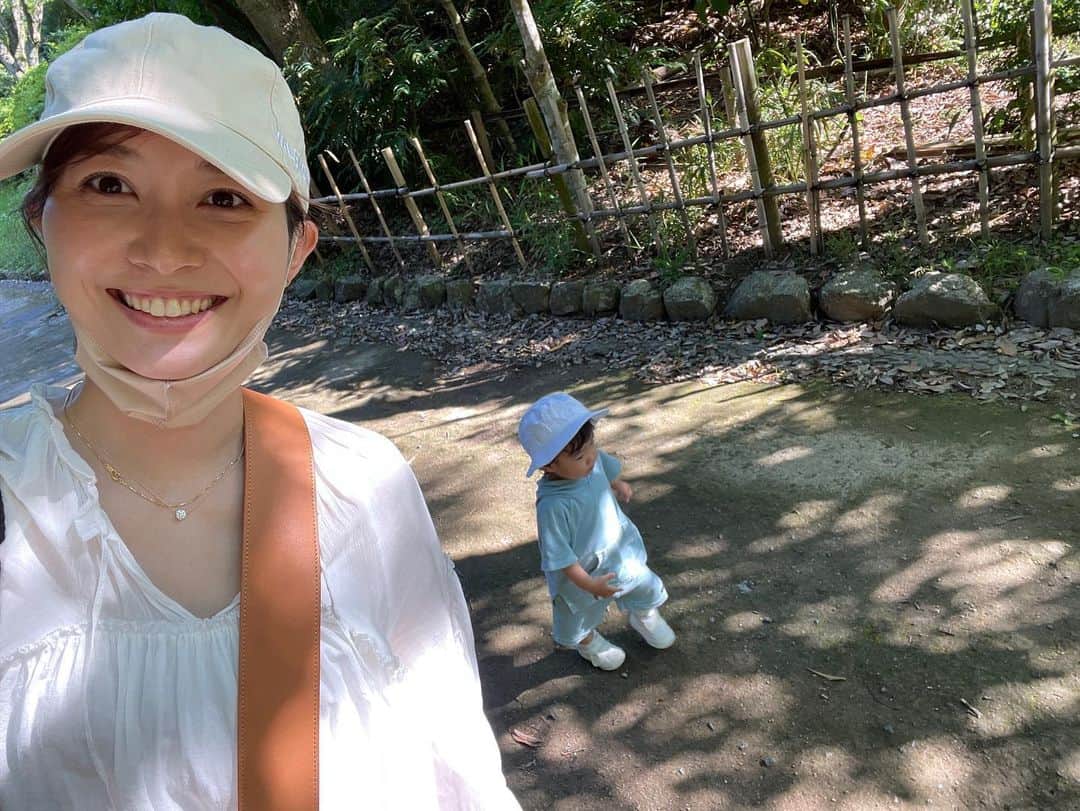 久冨慶子さんのインスタグラム写真 - (久冨慶子Instagram)「・ 浜松城公園を散策♫ こゆうきの好きなように歩かせていたら まだ行ったことのないエリアを発見👀 ＊ ＊ #浜松城公園 #実はかなり広かった #何度も来ているのに気付かず #夏みたいだったから #かき氷も食べました #赤ちゃんのいる生活  #お散歩 #公園」5月26日 11時34分 - keiko0hisatomi