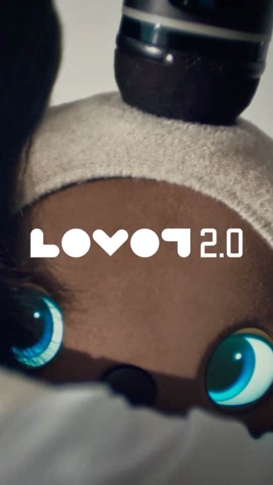前澤友作のインスタグラム：「『LOVOT 2.0』新モデル出ました。  @lovot_official   #LOVOT」