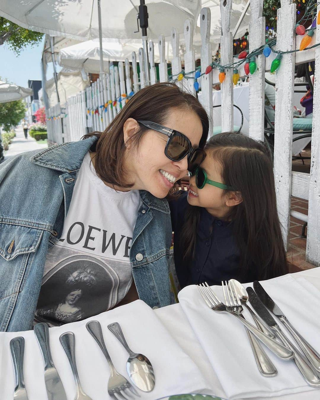 翁安芸さんのインスタグラム写真 - (翁安芸Instagram)「Love these two💓💓 @nobukoaspen   Family lunch at The Ivy🌿  #losangeles #theivyrestaurant #サイドウォークまで席がある」5月26日 15時09分 - akinyc