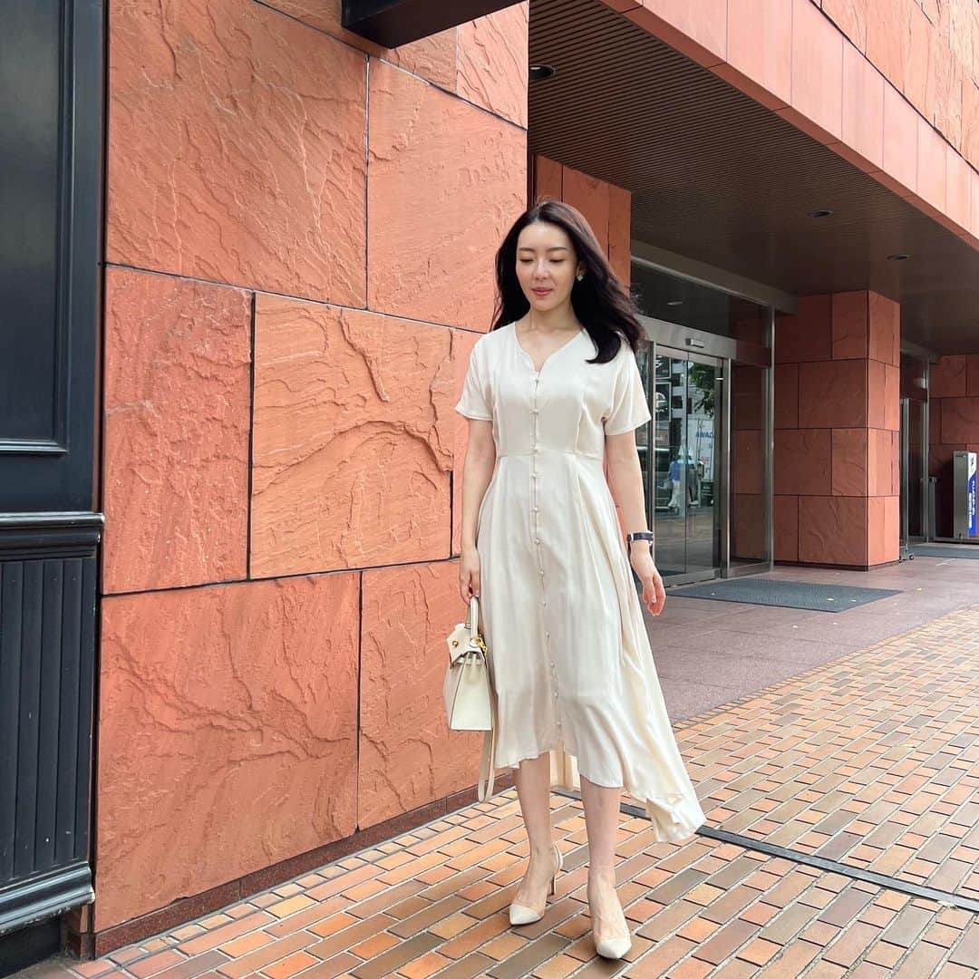 大野真理子のインスタグラム：「夏のサラサラワンピ @nostalgia_jp」