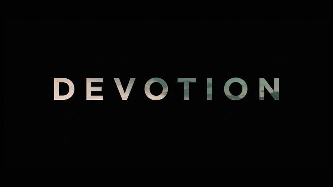 グレン・パウエルのインスタグラム：「I can’t express how much this one means to me…  A truly epic story of friendship @devotionmovie   Exclusively in Theaters  October 2022  (I promise to stop playing navy pilots after this one)」