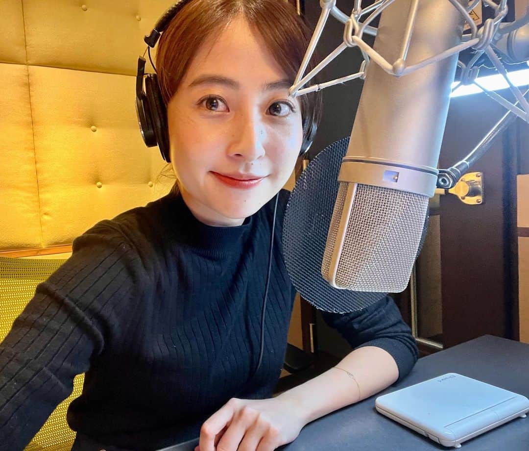 日比麻音子のインスタグラム：「『俺のワタシの極み飯！』 5/26＆6/2 、よる11:56から🍚  ナレーション担当してます。 相棒の電子辞書と、相方の録音マイクと。  #俺のワタシの極み飯  #TBS #ナレーション」