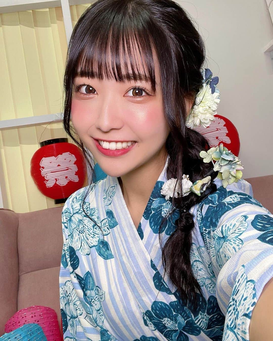 天羽希純のインスタグラム：「夏がきた！🌟  浴衣宿題チェキ、5/27㈮発売開始！ GETしてほしいな...  #浴衣 #着物 #浴衣ヘアアレンジ #着物ヘア」