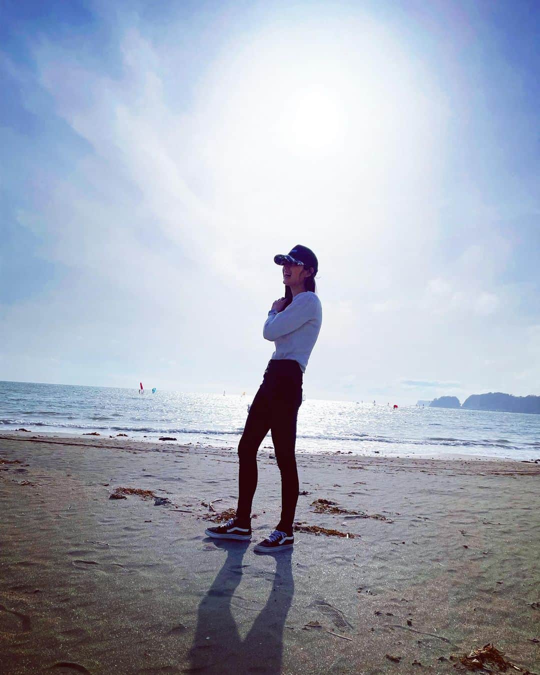片山萌美のインスタグラム：「📝  DOKUSO映画館のコラム 毎月更新されてるので ぜひ読んでね🎥 今回は『96時間』について♪  https://dokuso.co.jp/magazine/detail/197  #dokuso映画館  #moemikatayama  写真は何も関係ないよ」