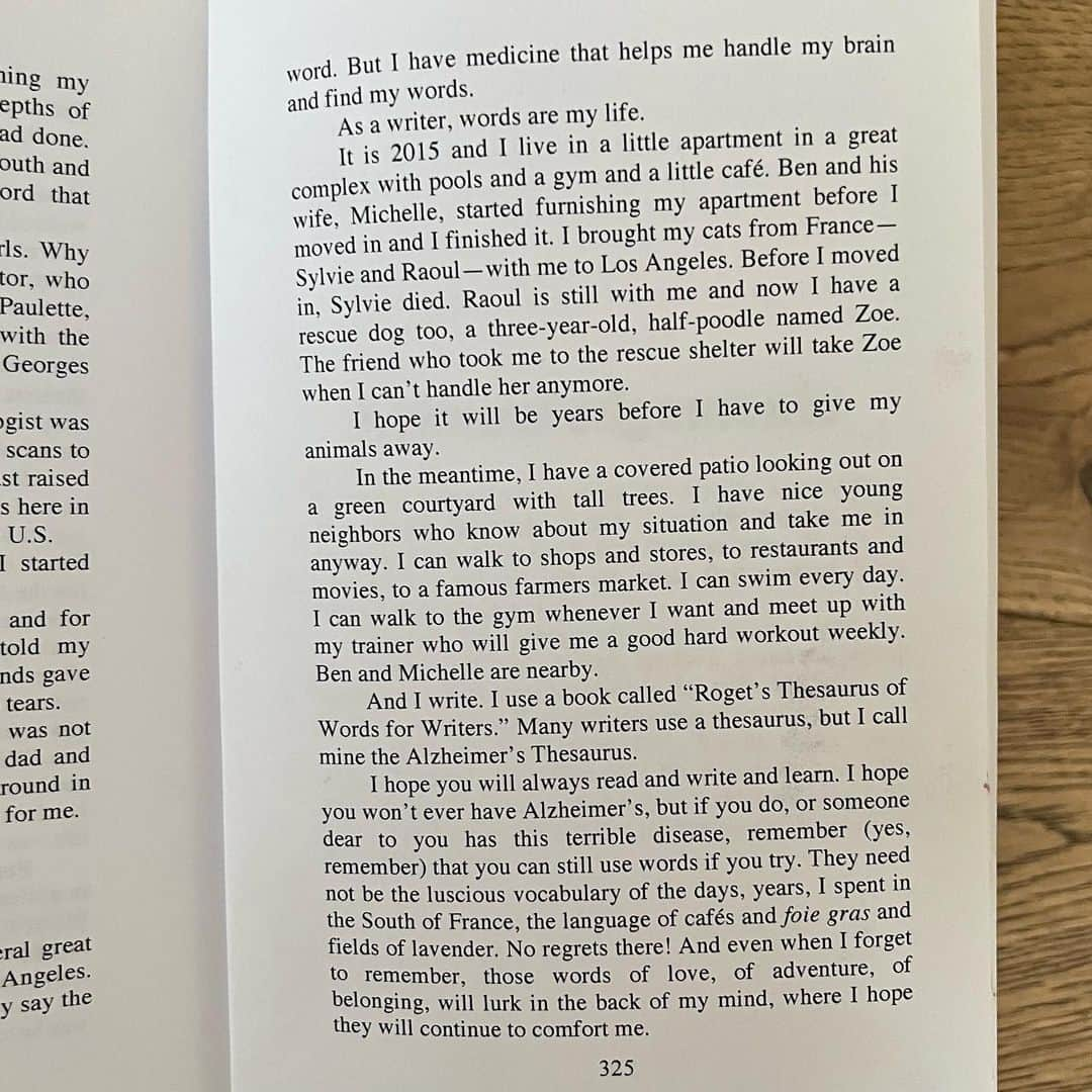 ベン・フェルドマンさんのインスタグラム写真 - (ベン・フェルドマンInstagram)「The strange thing about loving someone with dementia, for me, is that you can spend years burying the old memories, when they were “them” because you’re so focused on the new ones. The ones you don’t recognize. The ugly ones that don’t make sense. And so when they finally go, there’s almost a rebirth. A sudden flood of good times that you thought had been pushed out of your mind to make way for the bad ones. It’s bittersweet. Your mind, reorganizing for you when you can’t. A mind should be protected. • Last call was years ago but mom stuck around til the lights came on & this Tuesday, she finally called it a night. Tomorrow is my birthday (zero doubt she finds that hilarious) and if you’re feeling generous, consider making a donation to one of the charities I’ve tagged here. Fighting Alzheimer’s is the only gift I want this year. There’s still no cure. Alzheimer’s is cruel. Alzheimer’s is unforgiving. Alzheimer’s is a thief. It stole every memory my mom had. But I won’t let it steal mine.  ………. • us  • the last page of her memoir, written after she left France to spend her last years with me • Alz walk  • @wearehfc gala  • Paris, just before she moved back / her smile, forever on my daughters face」5月27日 1時01分 - benmfeldman