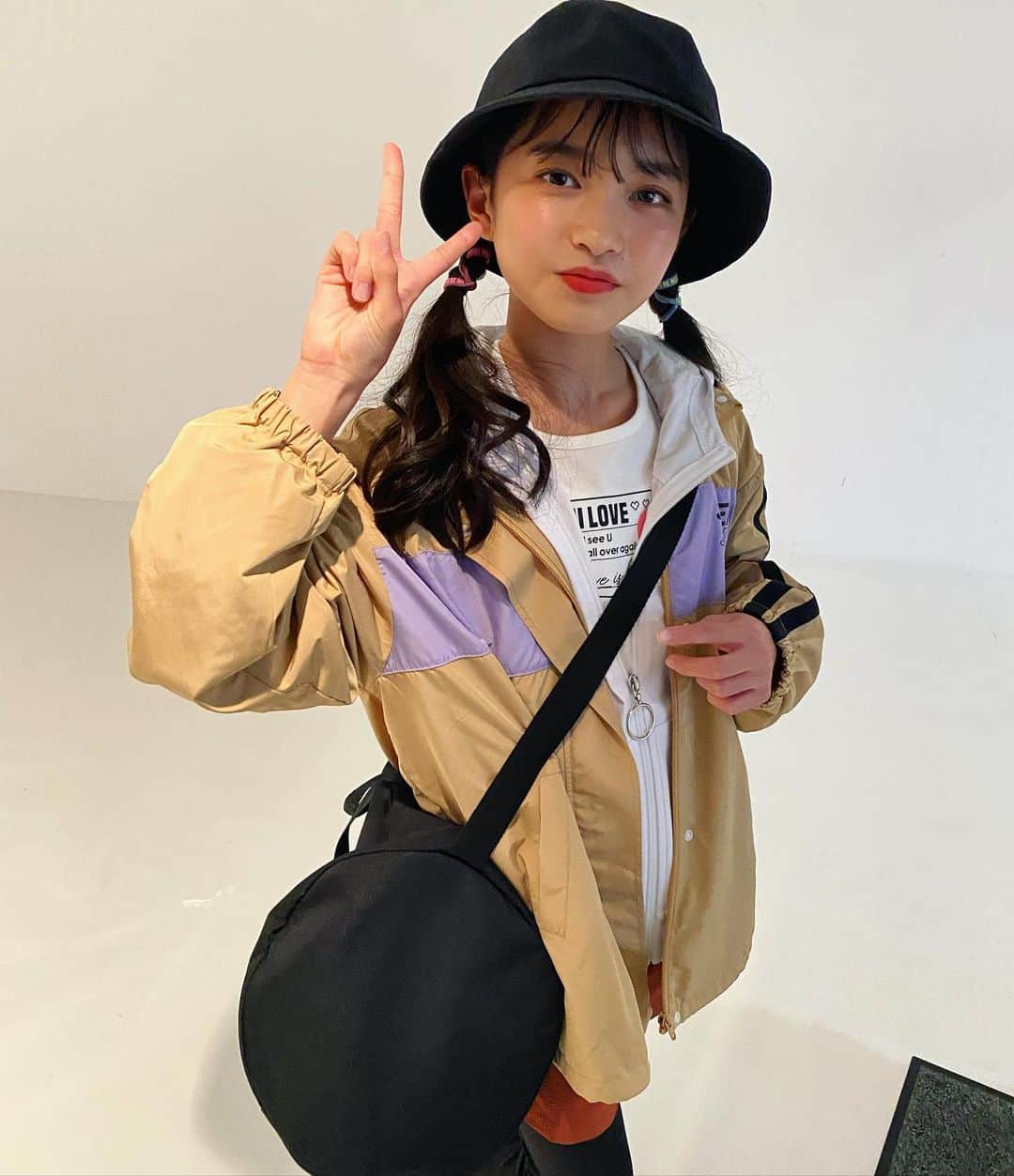ニコ☆プチのインスタグラム：「. . ユウリが着ているのは 林間学校へいくコーデ🫰✨✨ . #橘侑里 #ニコプチ」