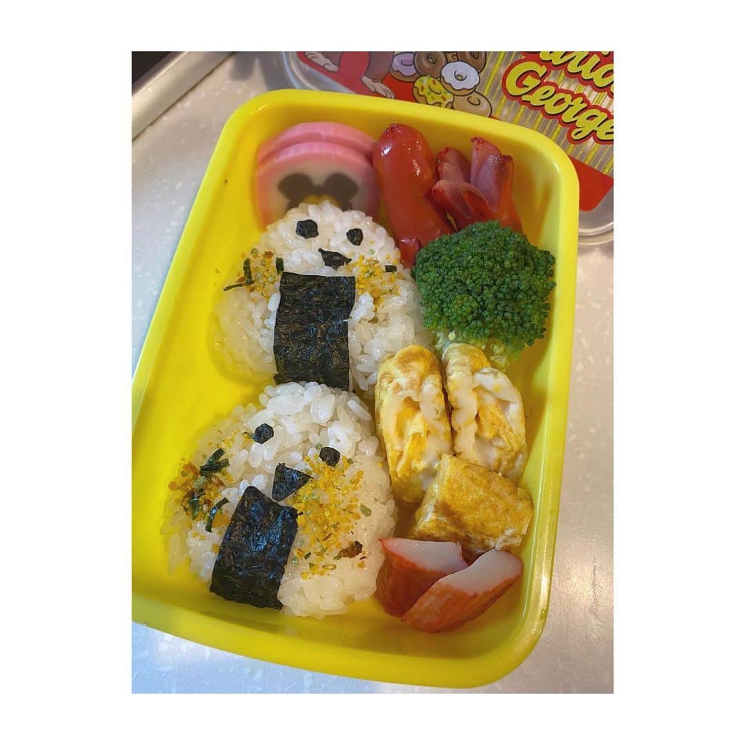 室谷香菜子さんのインスタグラム写真 - (室谷香菜子Instagram)「毎日お弁当を作っている方、 本当にすごいです…。  顔を作りながら、手がぷるぷるしました。  #札幌 #北海道 #子供弁当 #3歳ごはん #3歳男の子 #お弁当の日」5月27日 8時09分 - hbc_muroyakanako