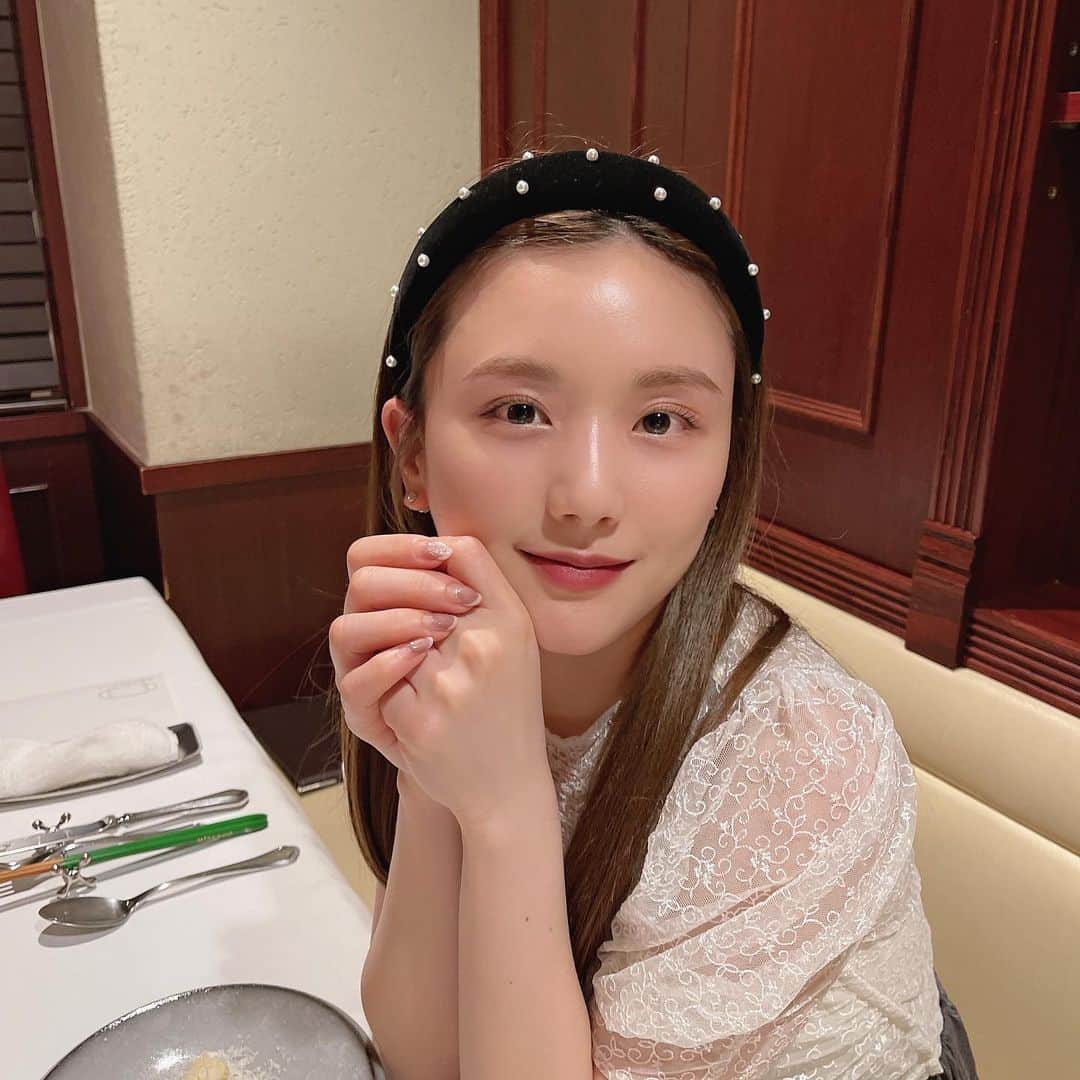 ひよんのインスタグラム：「💓💓  みんな、この背景見覚えある？🤣❤️ㅋㅋㅋ」