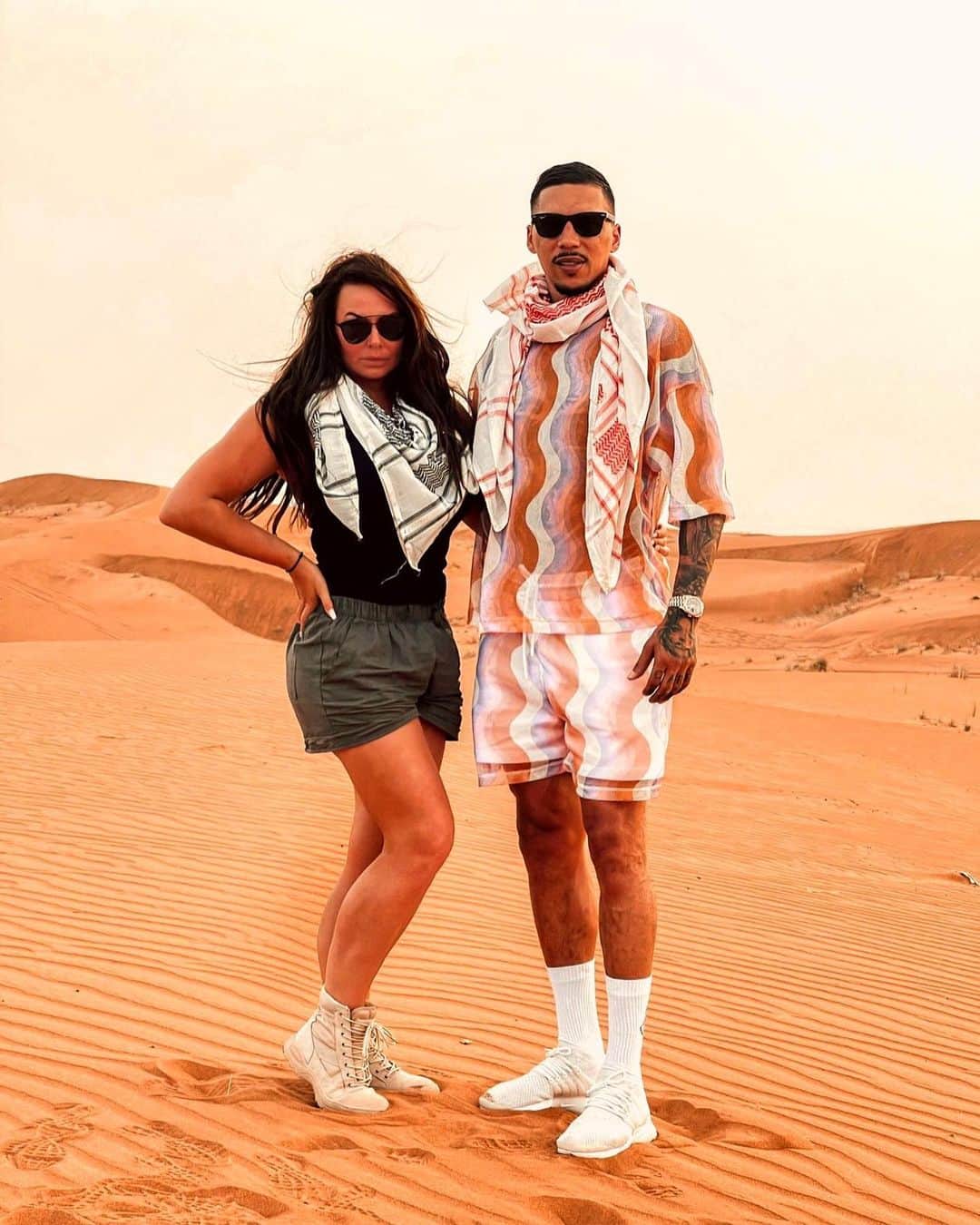 ヨゼ・ホレバスのインスタグラム：「Absolut sick day !  F…… enjoyd it with my wife @diana_holebas  #dubai #holidays #2022」