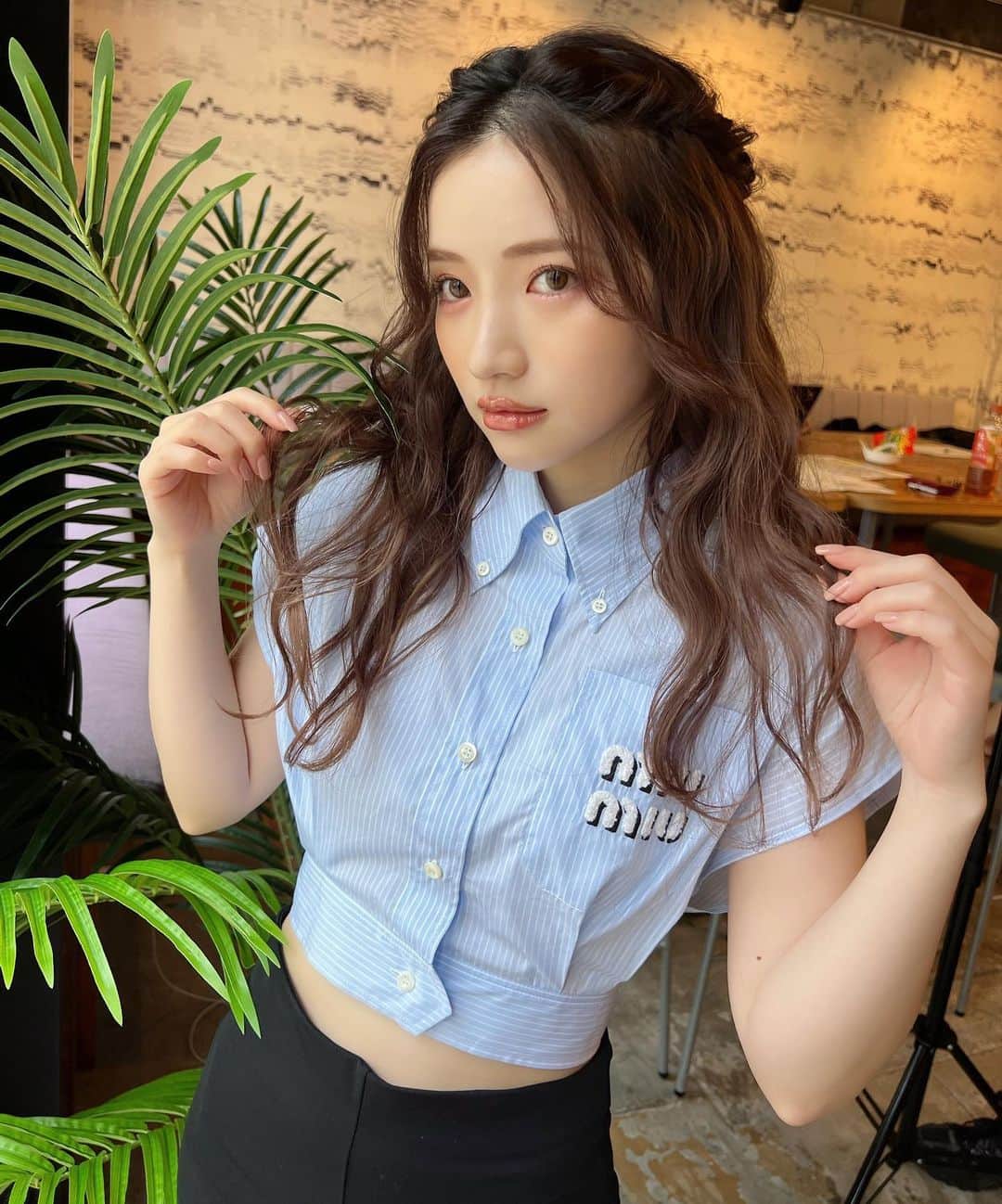 南りほのインスタグラム：「今日はピンクメイクにしてもらった💗 ヘアも甘めだからリップはベージュ系で🐻🫶🏻」