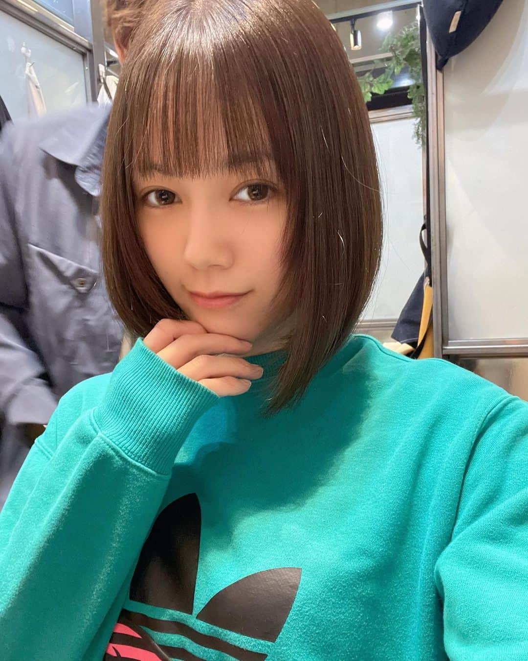 涼森れむのインスタグラム：「. ボブに戻しました💇🏻‍♀️」