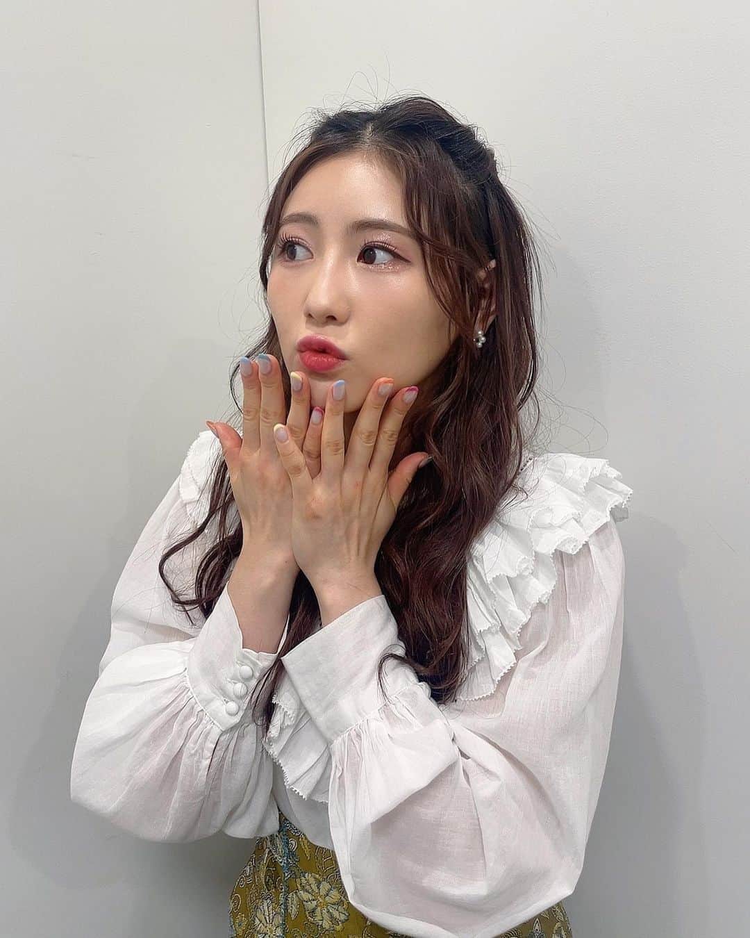 西野未姫のインスタグラム：「😚💋  #ネイル可愛い #前回のも載せとく #衣装かわいい #衣装かわいいからすぐ買い取る #私の私服ほぼ衣装」