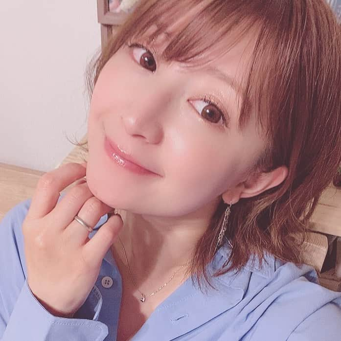 矢口真里さんのインスタグラム写真 - (矢口真里Instagram)「ふと日付けを見たら😳✨ ５月２７日。  あっ、、、 ２期メンバーのデビュー日だ！！ あっという間の２４年😳 とっても濃いー２４年！！  皆さんこれからもどうぞよろしくお願いします😂✨ ２５周年も楽しんでいきまっしょい😊✨」5月27日 22時00分 - mariyaguchi_official