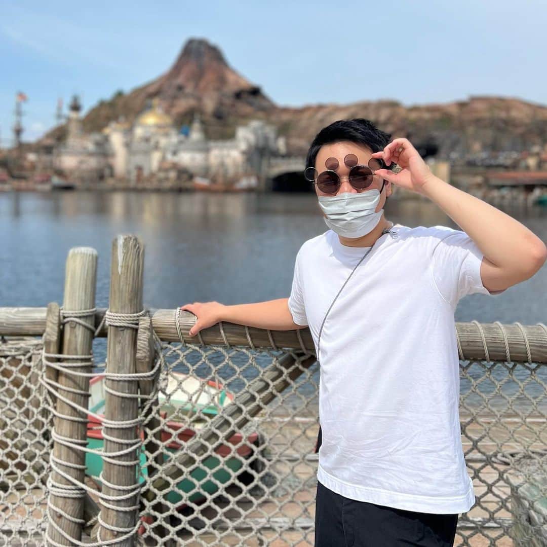 トミックのインスタグラム：「🐭🌊  50年後のロゼ🐱  #トミック #youtuber  #ディズニーシー  #disney  #youtuber好きな人と繋がりたい  #tomikkunet」