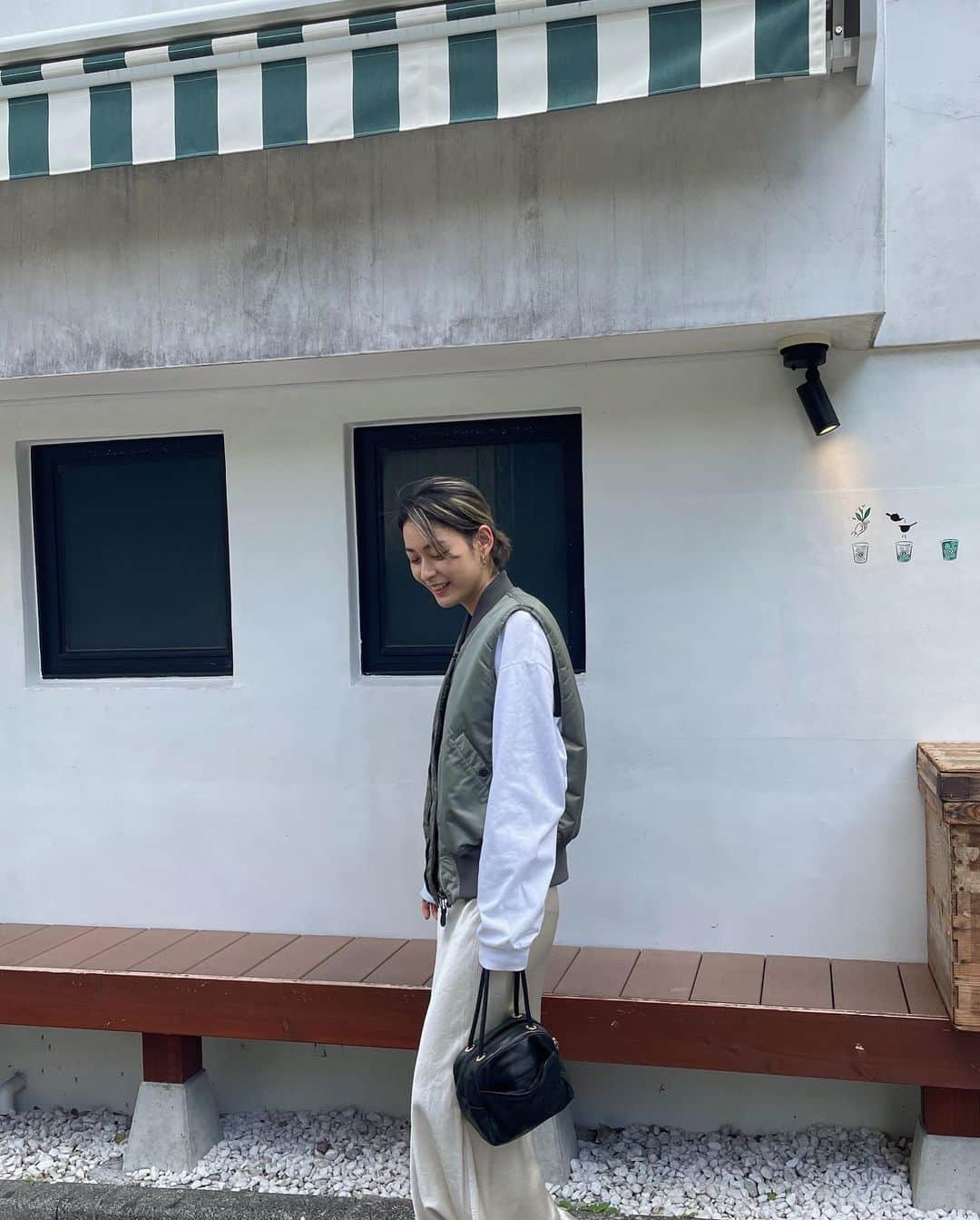松本瞳のインスタグラム：「. 日中は半袖でもいい気温だね😮‍💨💫 #タグ付け🏷」