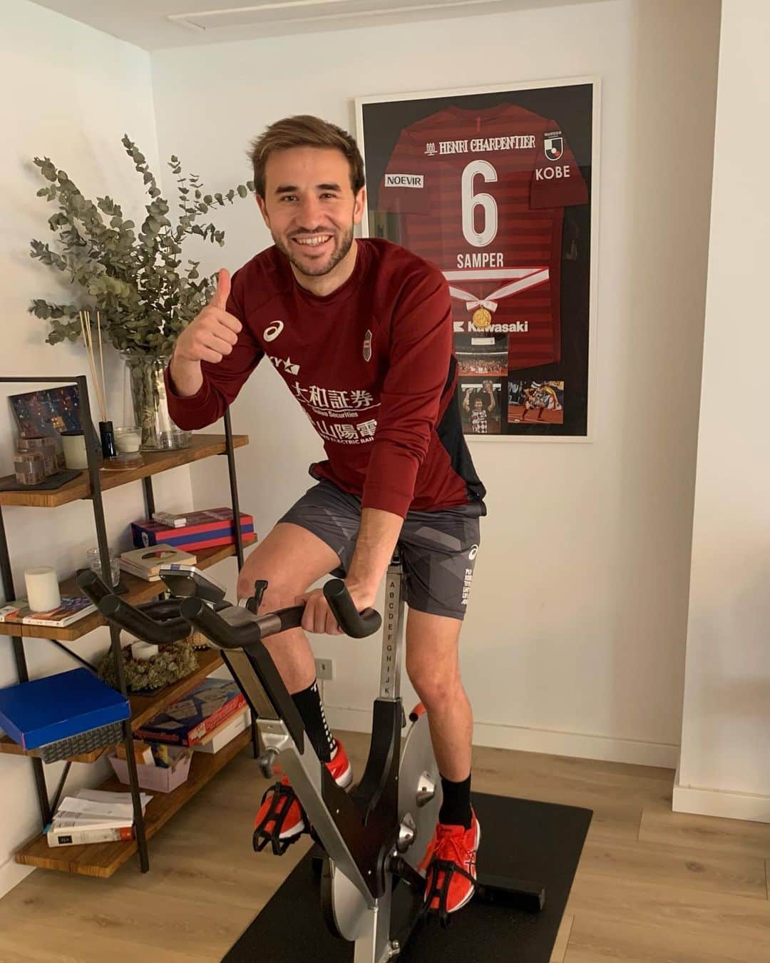 セルジ・サンペルのインスタグラム：「2 meses desde la operación! Mucho trabajo y sufrimiento pero cada día con mejores sensaciones y más cerca del objetivo!  2 months from surgery. Working hard to come back as soon as possible! Feeling stronger every day!  手術から2ヶ月経ちました！ リハビリは大変だけど、日に日に感覚が良くなり、復帰へと着実に進んでいます！」