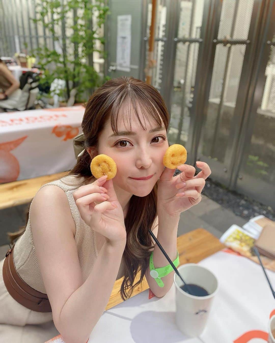 堀尾実咲のインスタグラム：「MARK STYLER EXHIBITION 2022🍀 AUTUMN & WINTER  まなと行ってきたよ🥳  かわいいお洋服ちゃんたち たくさんオーダーしてきた💓  まなとずっと かわいいかわいい連呼しながら お洋服見てたよ🤭 幸せ空間過ぎました💓 届くの楽しみ🤤  展示会終わりに 茶した時のゆるっとなお写真☀️」