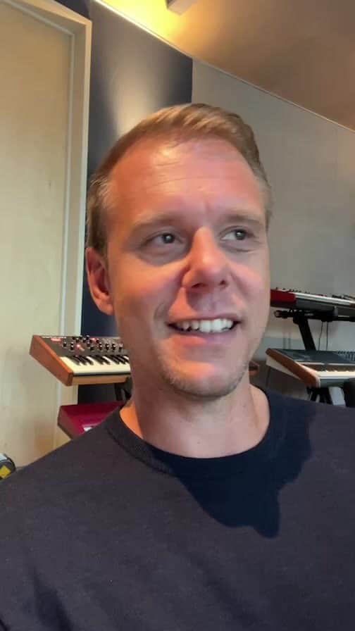 Armin Van Buurenのインスタグラム：「Answering your questions about ‘Feel Again’ hope to see you next week @arminvanbuuren_thisisme !!」