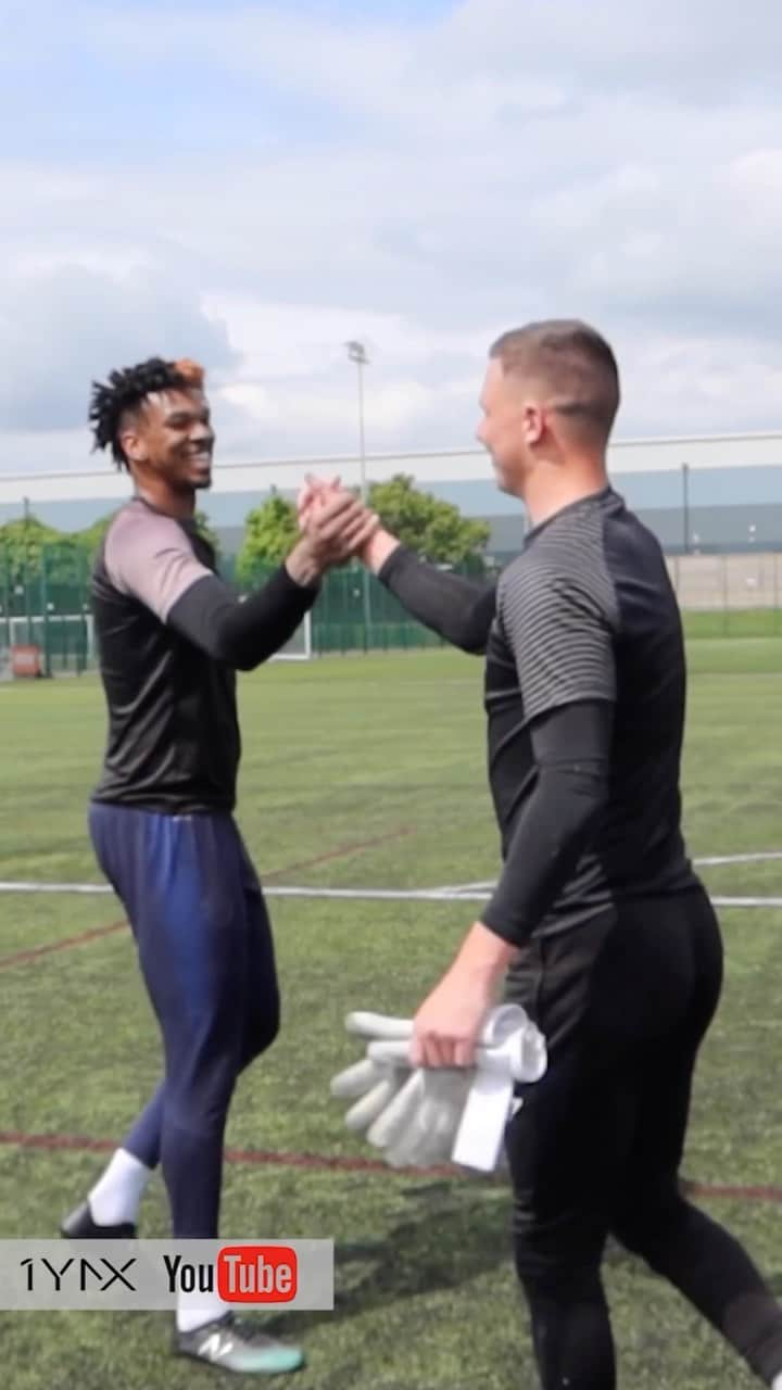 ジャマル・ブラックマンのインスタグラム：「YouTube Video with @jamalblackman Live NOW ‼️ full training session 🧤」