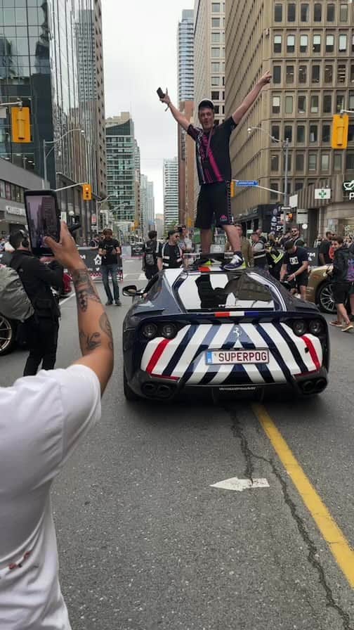 CarsWithoutLimitsのインスタグラム：「@pogforever x @dailydrivenexotics x @gumball3000」
