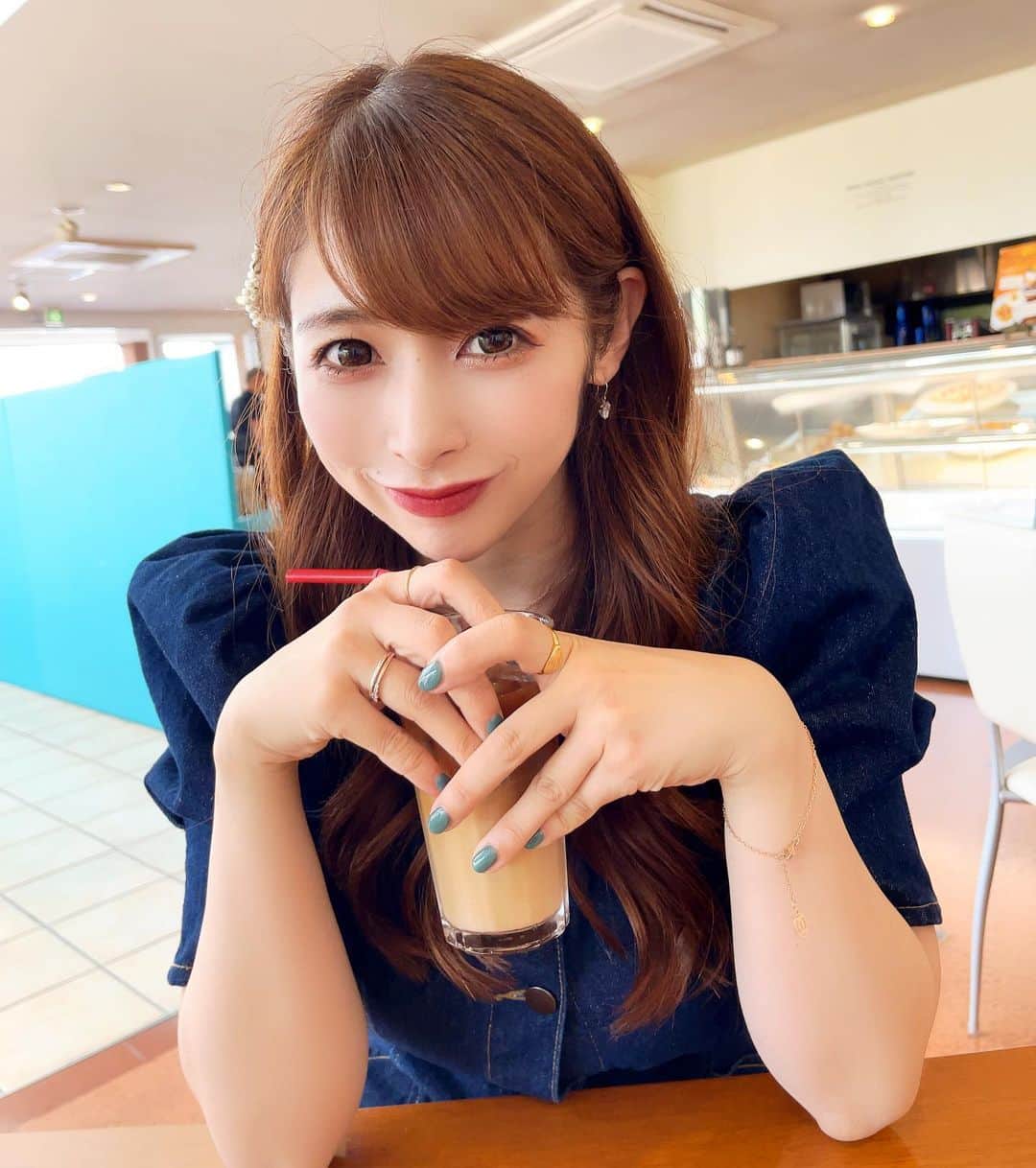 のインスタグラム：「. . 天気がいいと精神が 少しでも良い方に晴れる☀️💓 . .」