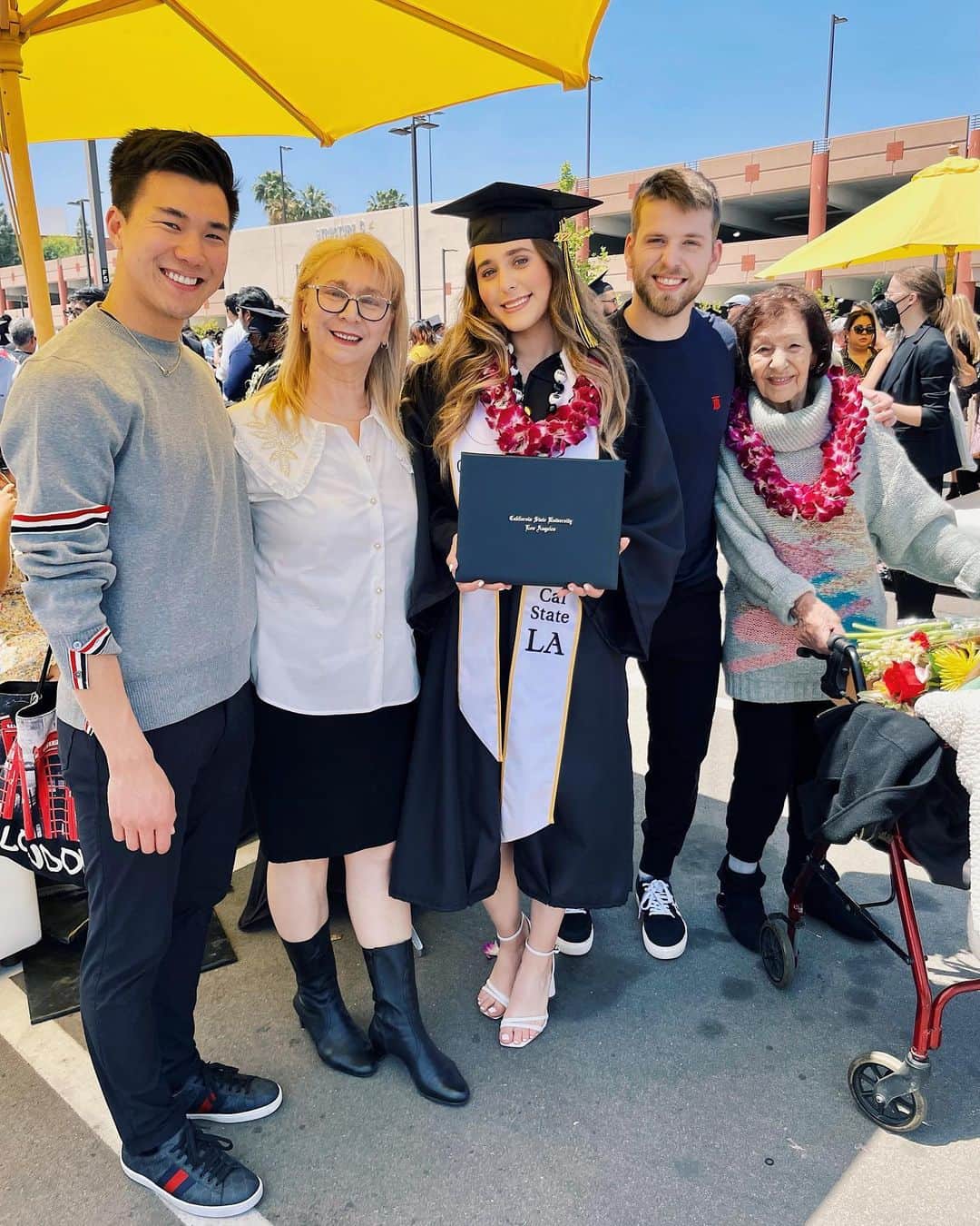 大森勝太朗のインスタグラム：「My best friend had me ugly crying in the audience 😭🥹👏🏼 Angel, I’m so proud of you and your accomplishment. You inspire me everyday! Congrats beautiful grad! 👩🏼‍🎓🎉」