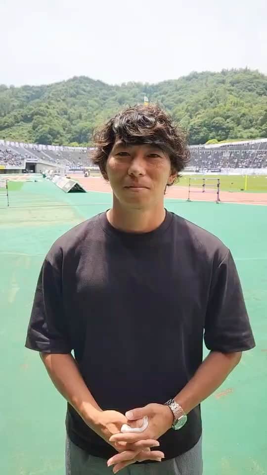 のインスタグラム：「本日試合終了後、 セレモニーに登場する #佐藤寿人 さんから、 RCCをご覧の皆さんに メッセージです🥺  サッカー中継はこのあと 14:00からRCCテレビで‼️  #サンフレッチェ広島  #音が聞きにくくてすみません  #放送枠が16時までなので先にメッセージを頂戴しました」