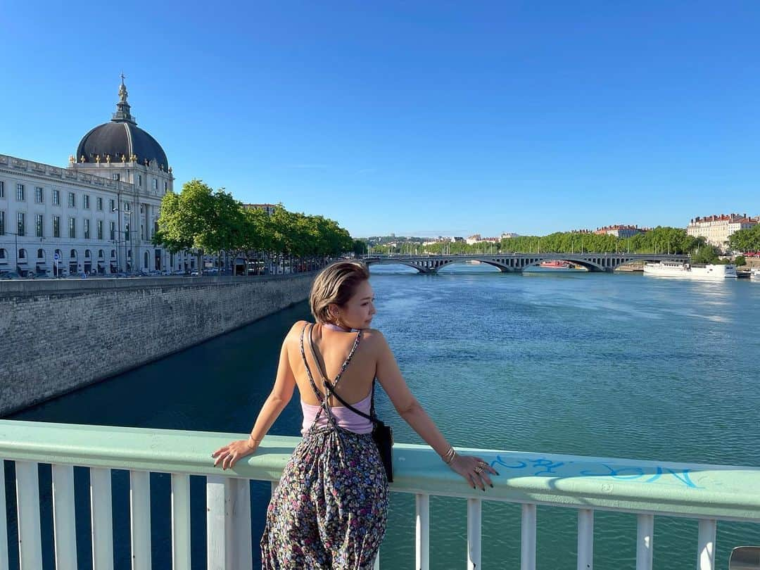 ERIKAさんのインスタグラム写真 - (ERIKAInstagram)「finally I'm here🤍✨ Je suis amoureuse de la France👑」5月28日 14時20分 - erika_supermom