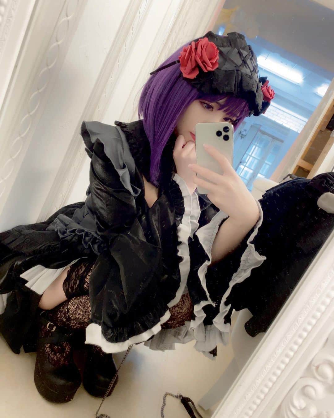 倉木しおりのインスタグラム：「おひさしぶりこすぷれい🖤🥀  #黒江雫 #着せ恋コスプレ」