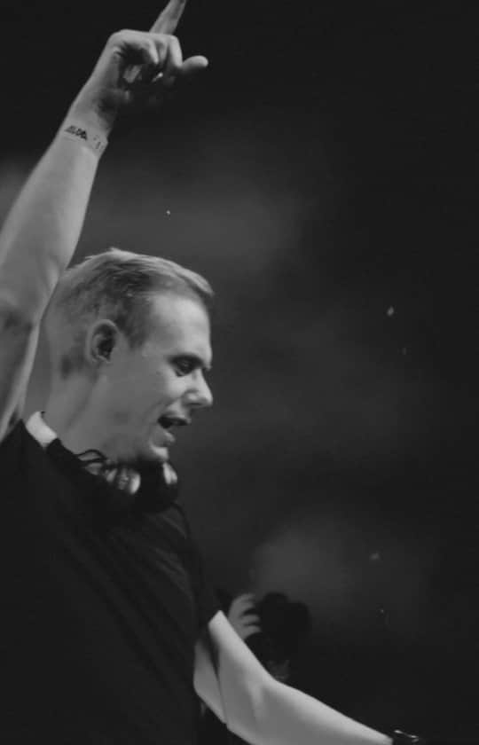 Armin Van Buurenのインスタグラム：「Your final chance to join Armin van Buuren in the Ziggo Dome for his special solo show is here. 💫 A very limited amount of extra tickets for Friday 3 June (seated) and Sunday 5 June (regular + seated) are on sale NOW via thisisme.arminvanbuuren.com. Don't miss out! 🤩」