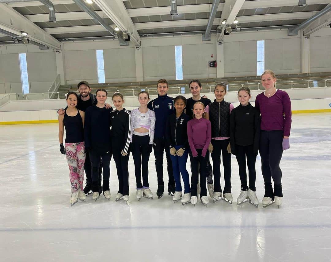 アグネス・ザワツキーさんのインスタグラム写真 - (アグネス・ザワツキーInstagram)「What a great week for our skaters, thank you @icelab_official and all the fantastic coaches for opening the doors and letting us come train with you! ⛸ ✨」5月28日 19時52分 - agnes_zawadzki