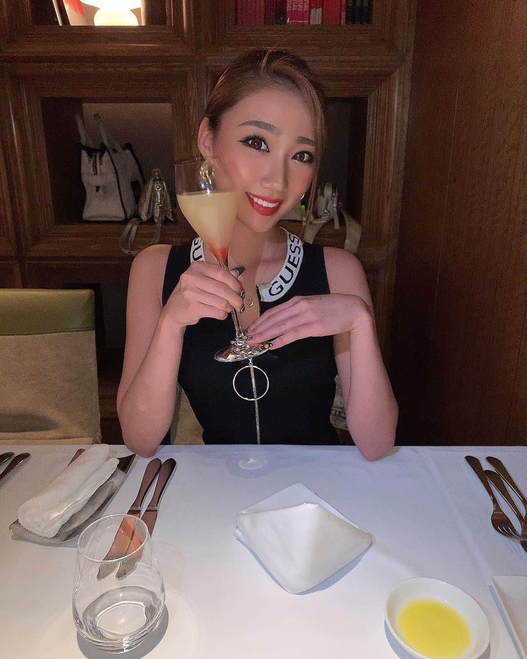 ENAのインスタグラム：「女子会💕💕  #cyberjapan #サイバージャパン #双子」