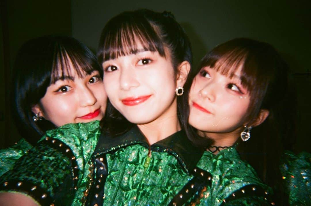 井上玲音さんのインスタグラム写真 - (井上玲音Instagram)「･ ･ 最近フィルム率高めだね〜  #juicejuice #稲場愛香 #松永里愛 #井上玲音」5月28日 21時26分 - rei_inoue.official