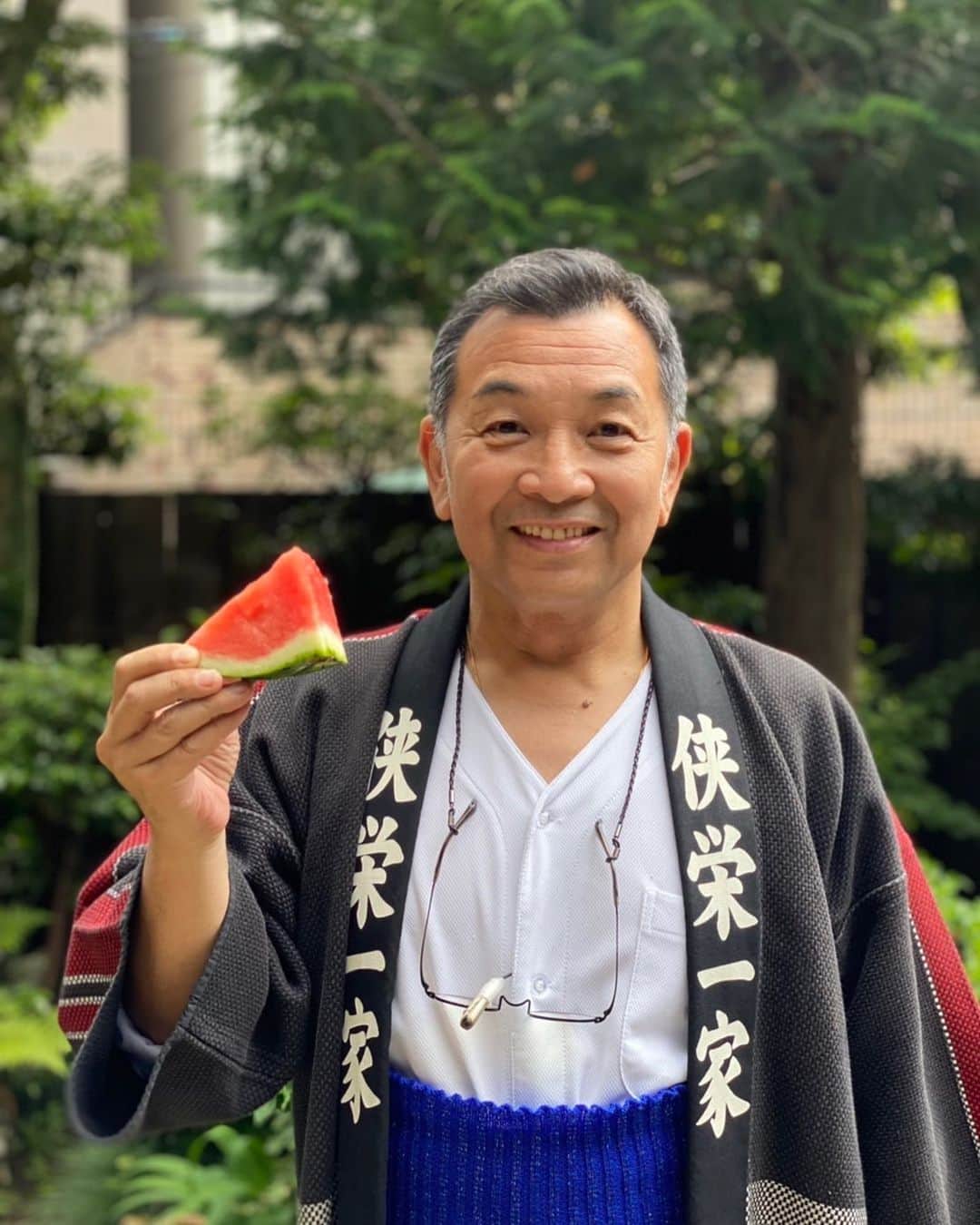 のインスタグラム：「今年初のスイカ 原田龍二さん有難う御座います‼️  #instagood #enjoy #japan #movie #happy  #下町任侠田鷹」
