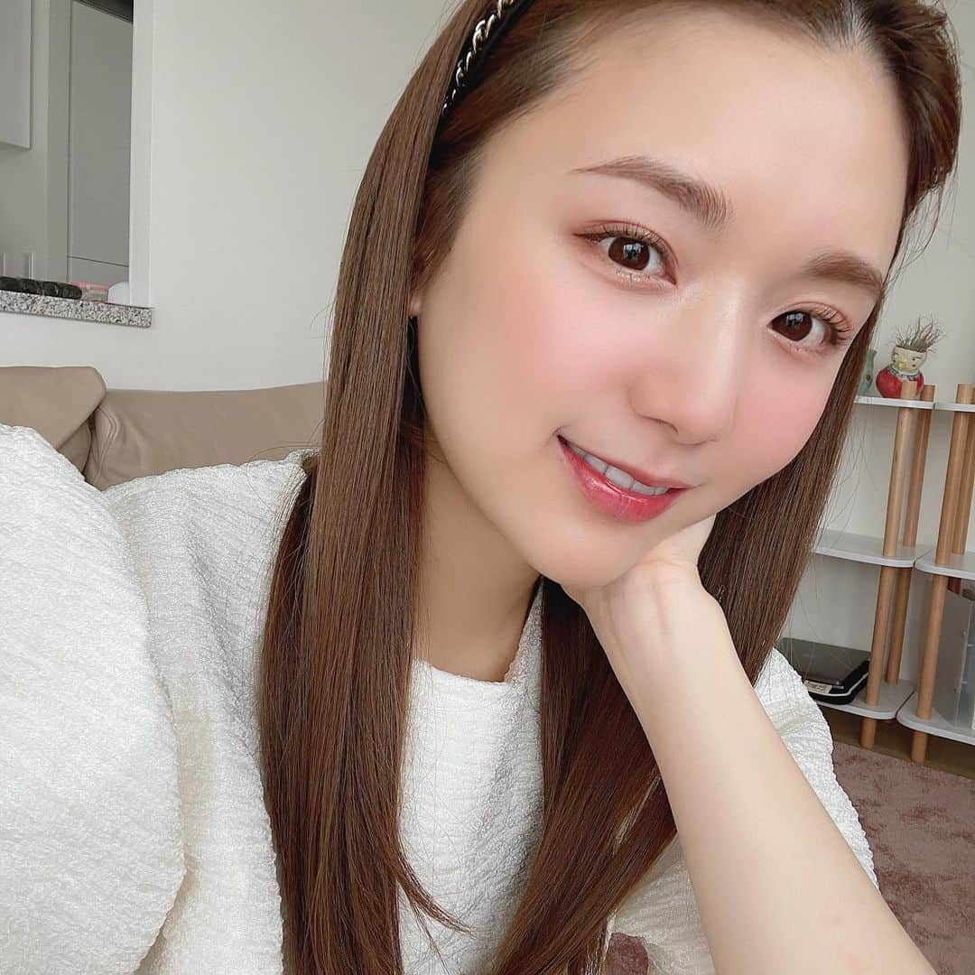 ひよんのインスタグラム：「👸💛  everydayカチューシャってくらい カチューシャしてる🫣😳🙄  #ひよん」